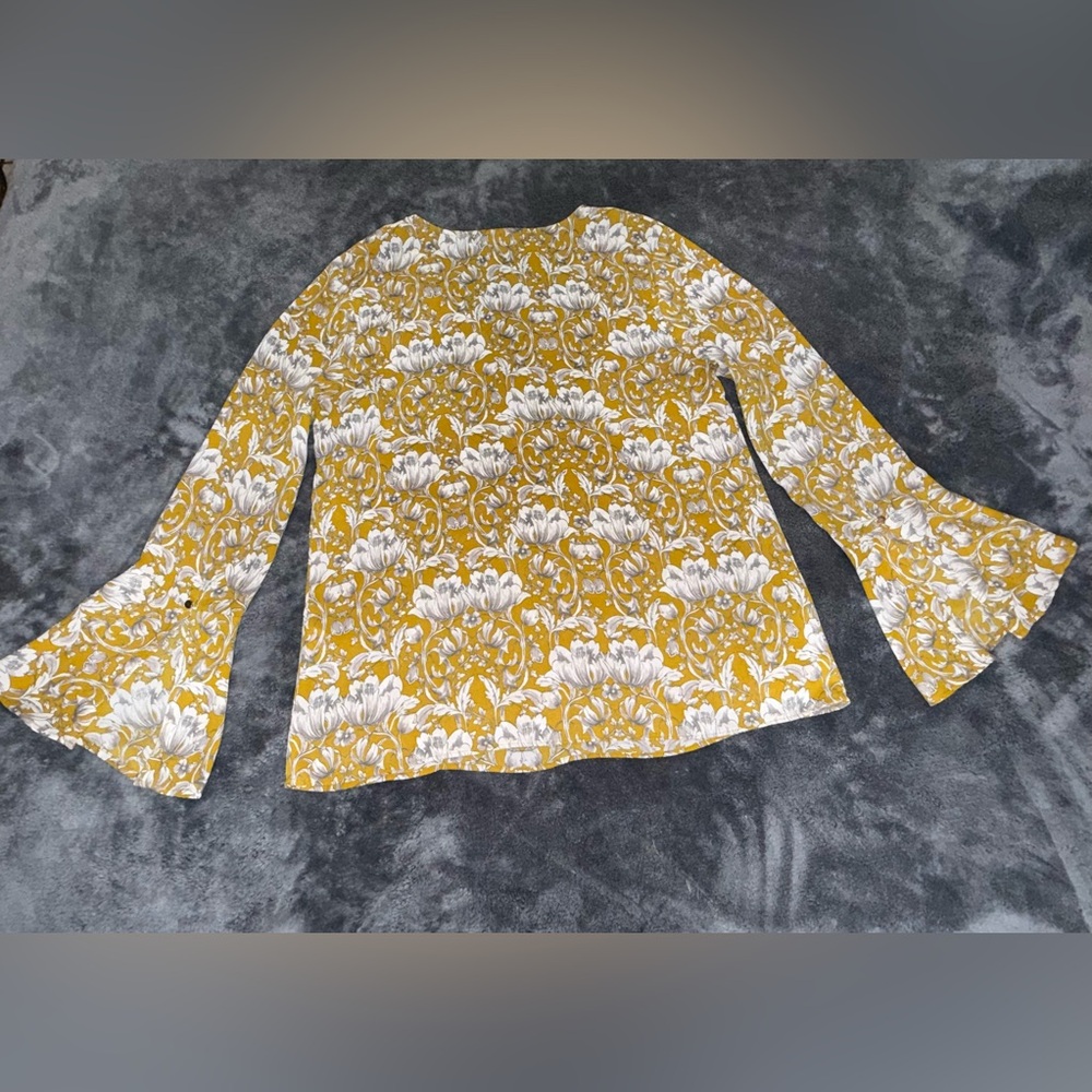 Banana Republic Yellow and White Floral Blouse - Picture 2 of 6